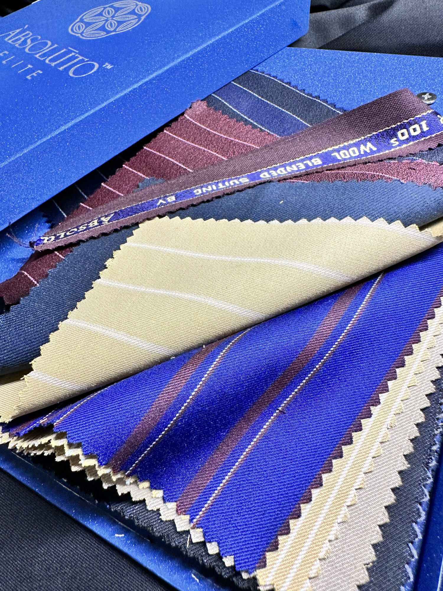 Absoluto Eliite - Super 100's Stripes - 20% Super 100's Wool 60% Poly 20% Viscose