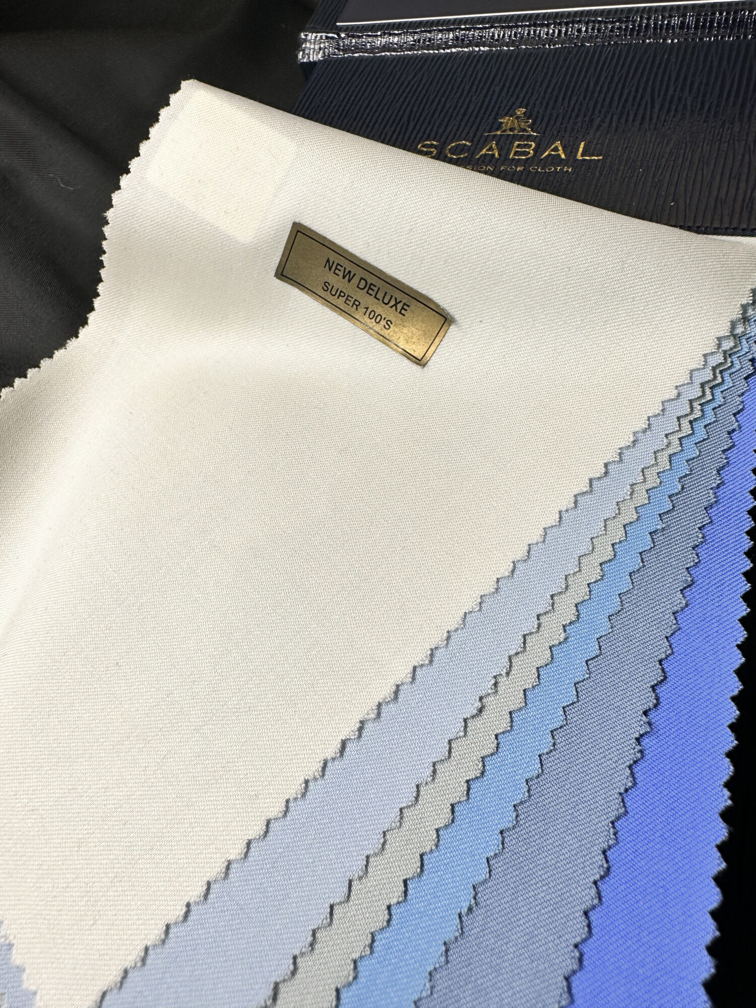 Scabal - New Deleuxe 100% Superfine Wool