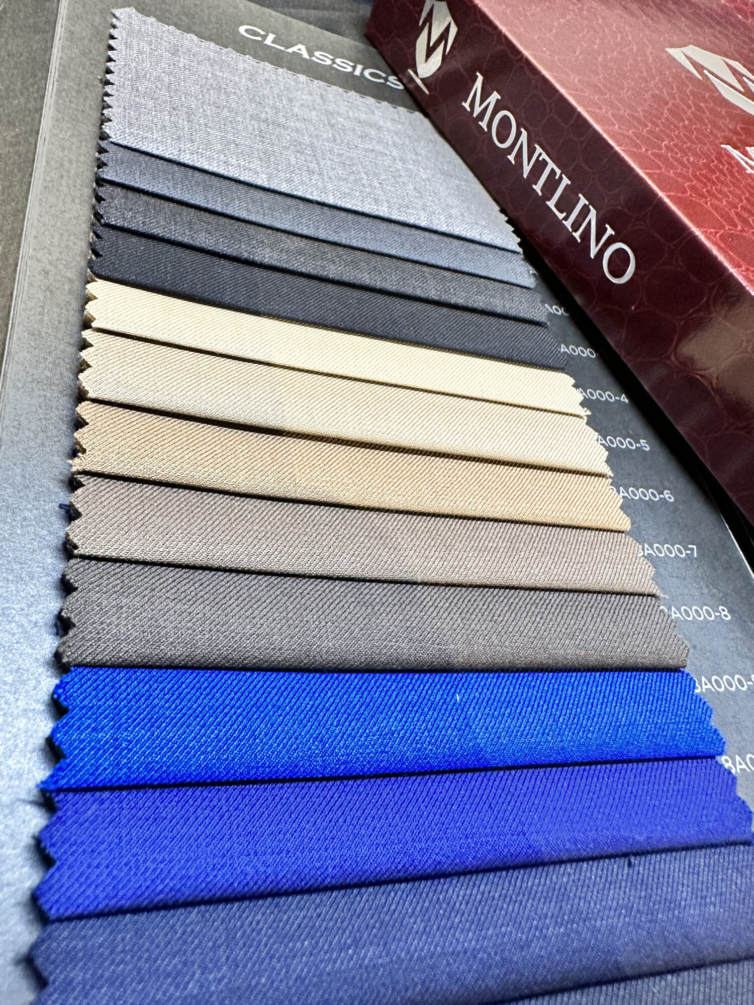 Montlino - Classic - Super 140 Worsted Wool