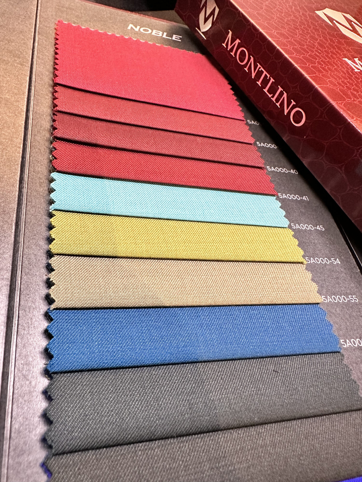 Montlino - Nobel - Super 120 Worsted Wool