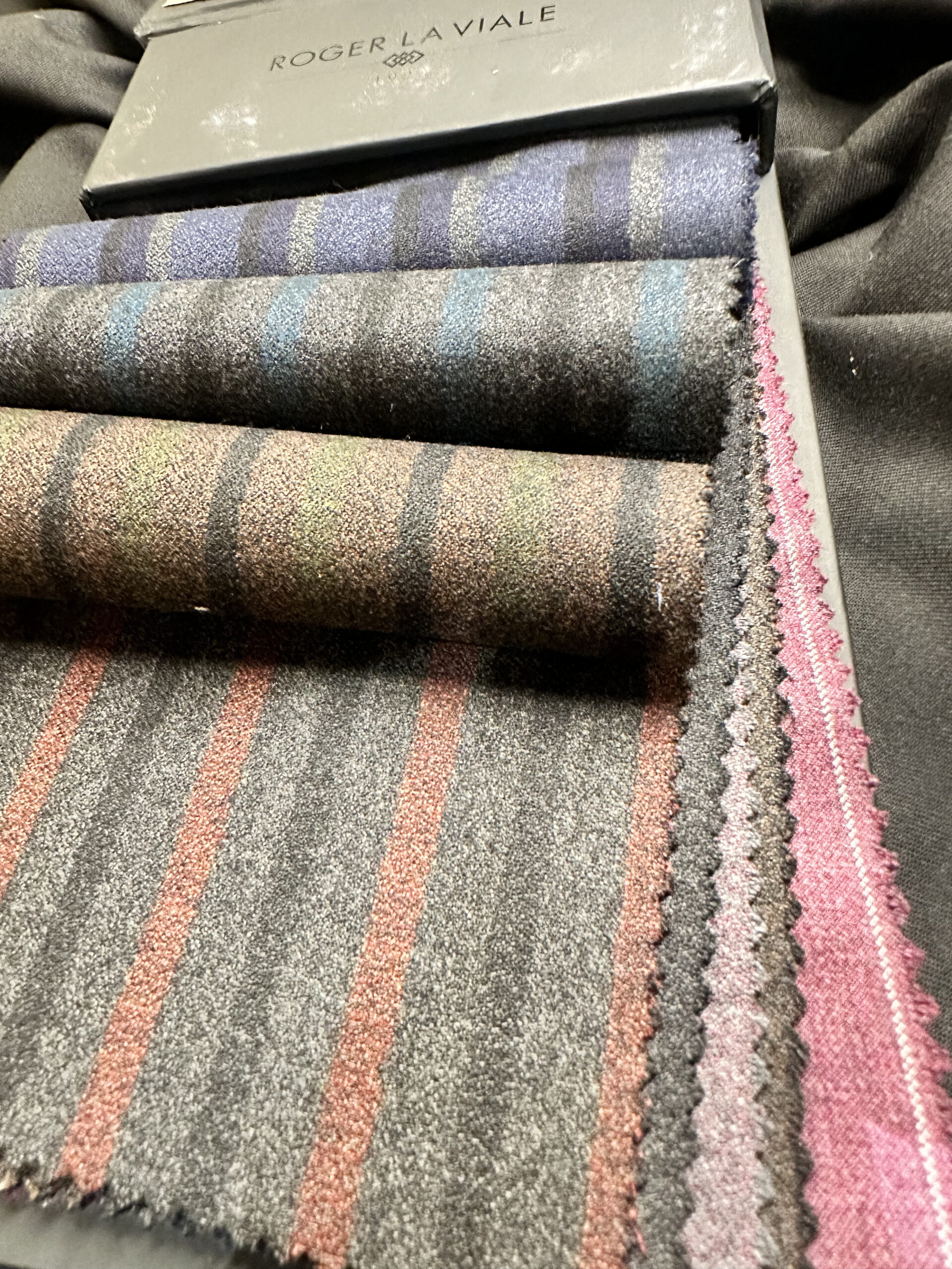 Roger La Viale - Alpine - 60% Super 120's Wool 40% Poly