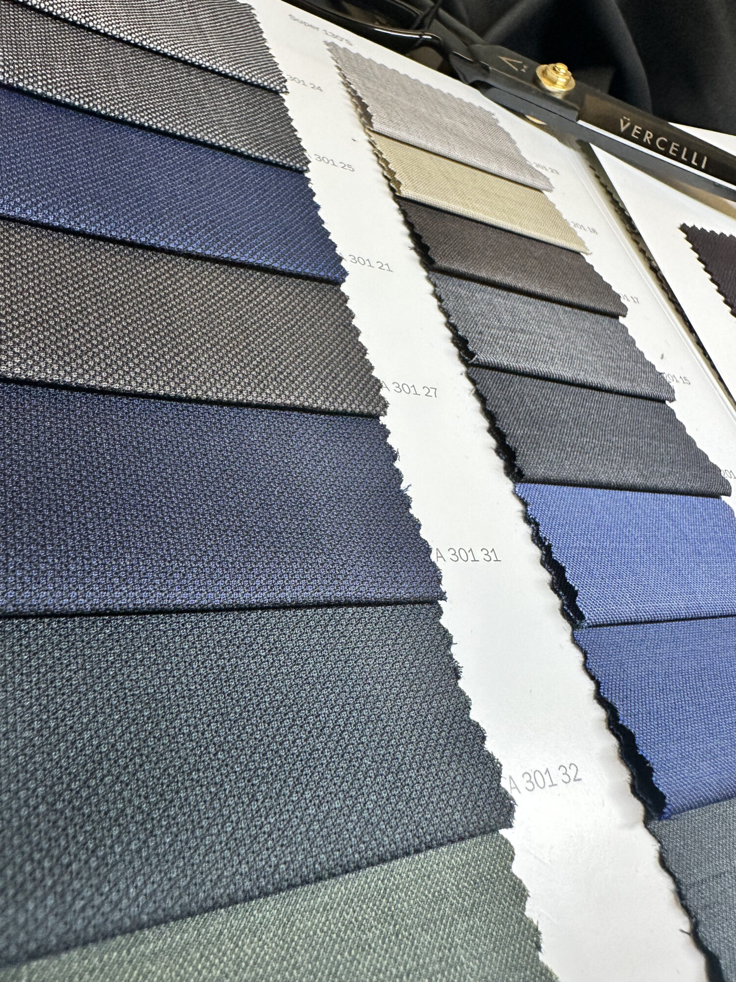 Vercelli - Harmony - 70% Super 130's Wool 30% Poly