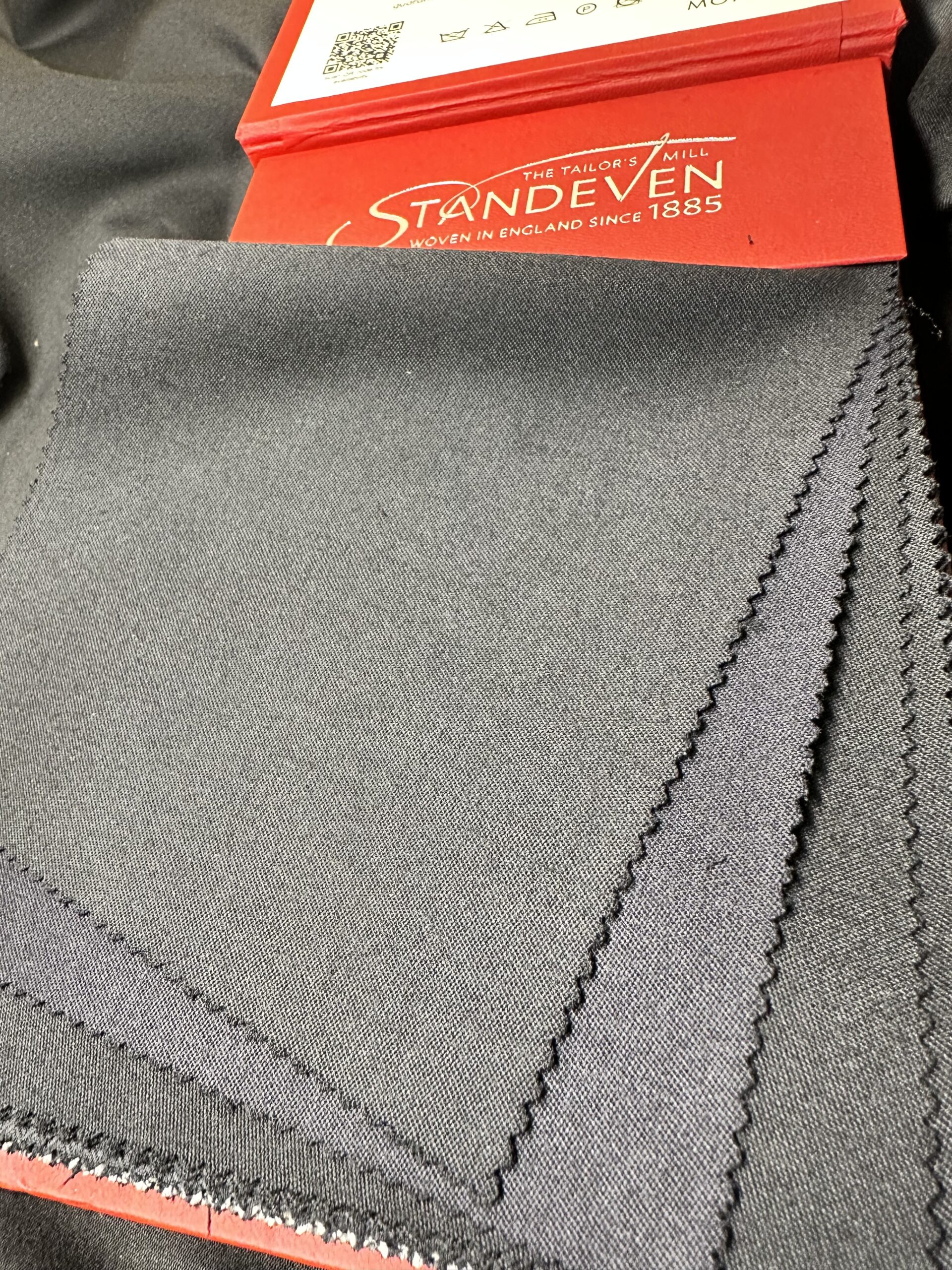 Standeven - Blackstorm - 100% Super 100's Wool